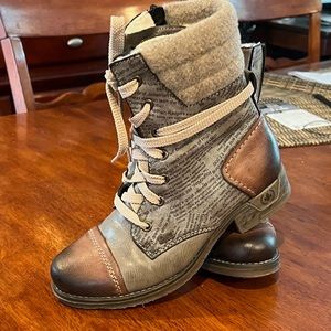 Euro 37 US 6.5 Brand new Rieker winter boots